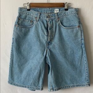 Men vintage Levi jean shorts size 33